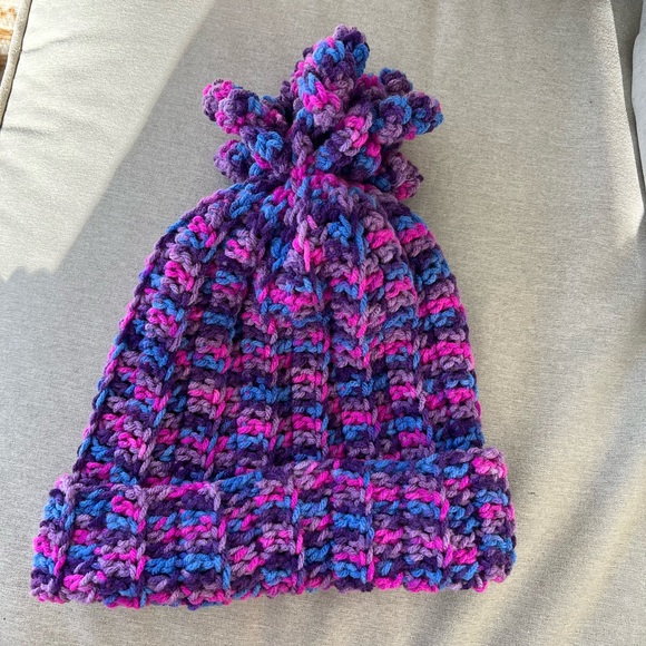 Handmade Crochet Beanie Hat Women’s Purple Blue Knit Winter Cap Colorful Pom Pom - Picture 4 of 4